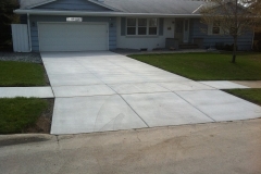 Broom-Finish-Concrete-Driveway-Installation-Oakville-ON-1