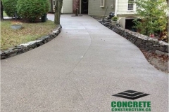 brown-driveway-exposed-aggregate-concrete-MapleState-Construction-Inc-Milton-ON